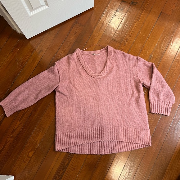 Free People oversized sweater. Size small. Perfect condition. Light pink - Picture 4 of 7